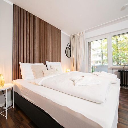 Favorite Stays - Suite And More - Westfeld Нойс Екстериор снимка