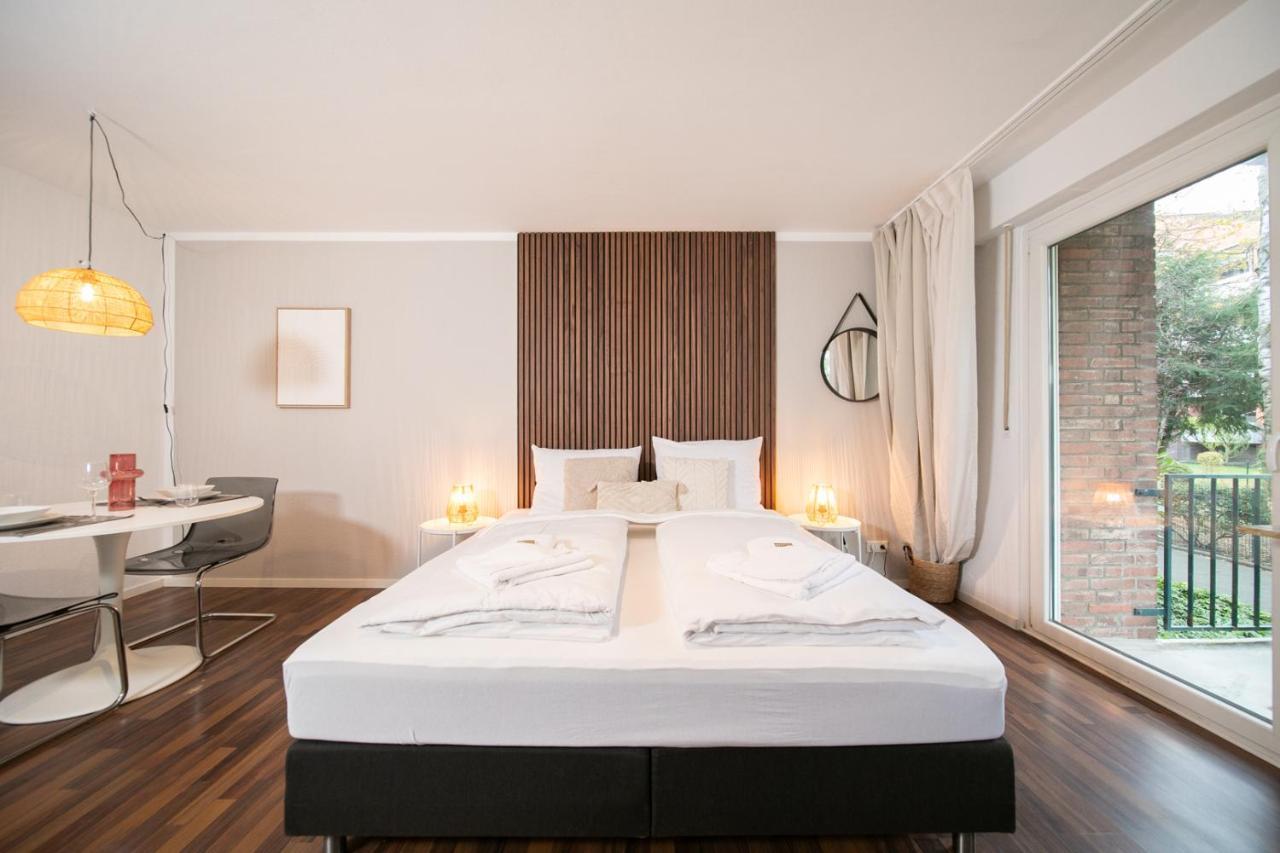 Favorite Stays - Suite And More - Westfeld Нойс Екстериор снимка